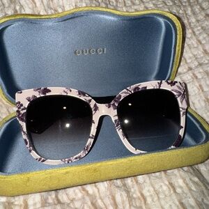 Gucci Floral Sunglasses - Black and Purple